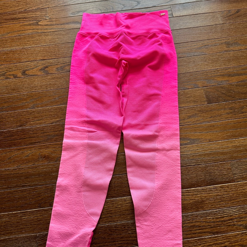 PINK Victoria's Secret Bold Pink Ombre Leggings
